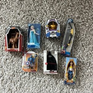 Mini brands Disney toy store set